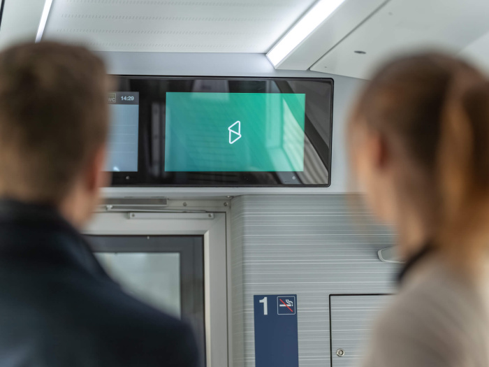 Screen im Zug